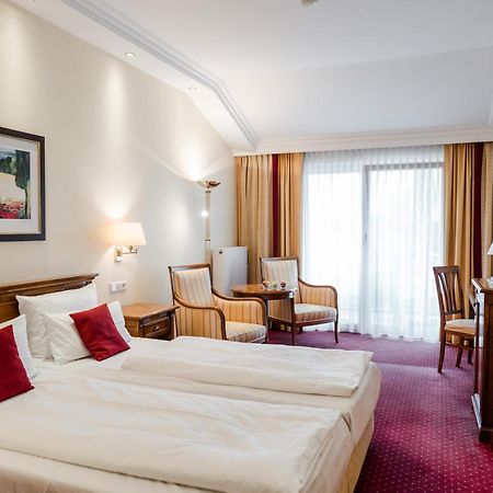 Hotel Antoniushof Ruhstorf an der Rott エクステリア 写真