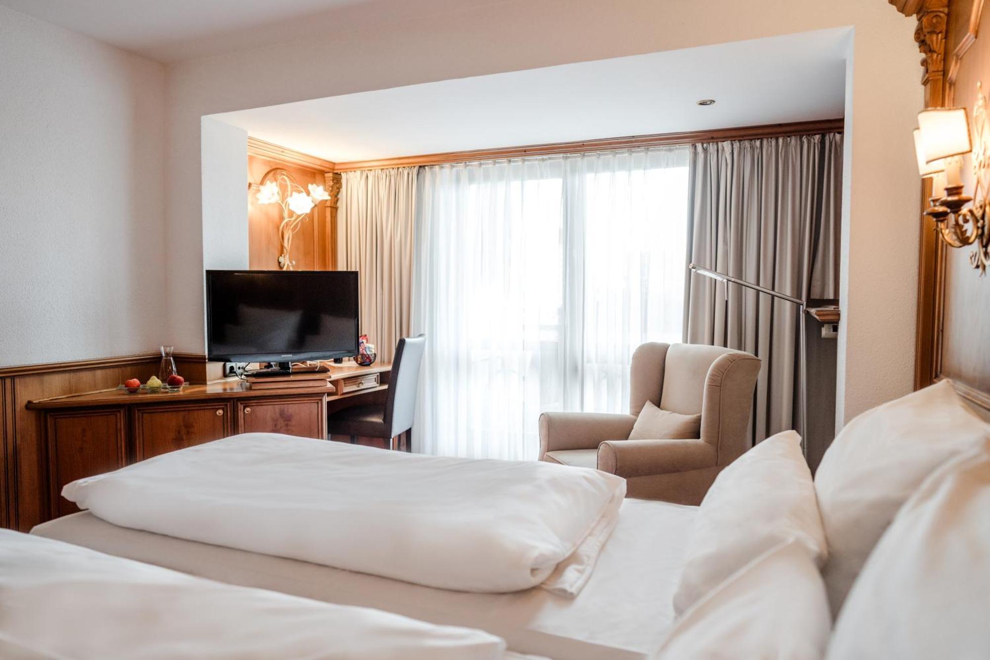 Hotel Antoniushof Ruhstorf an der Rott エクステリア 写真