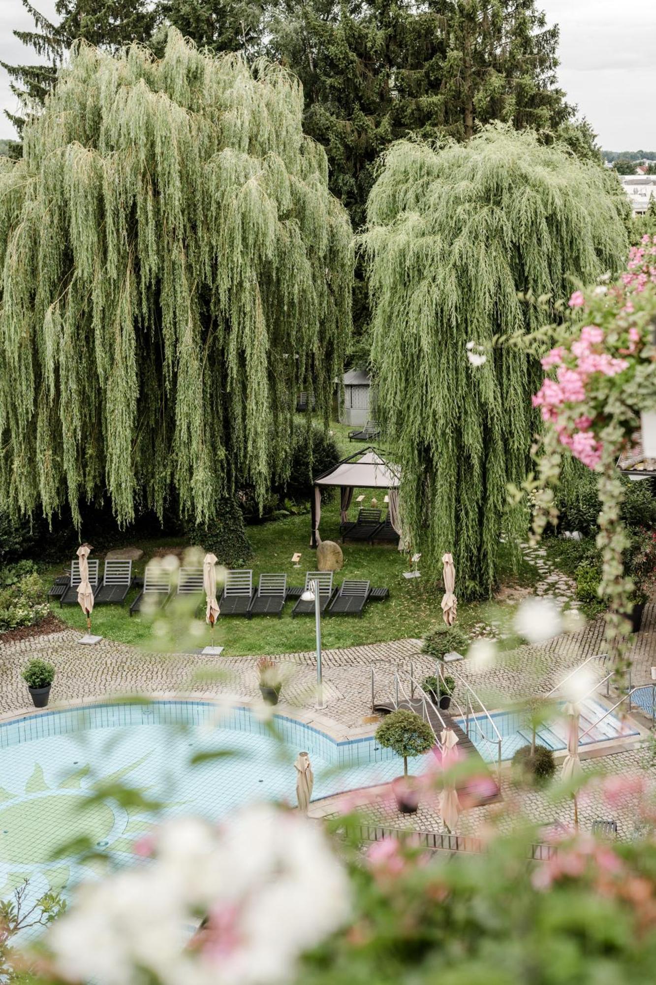 Hotel Antoniushof Ruhstorf an der Rott エクステリア 写真